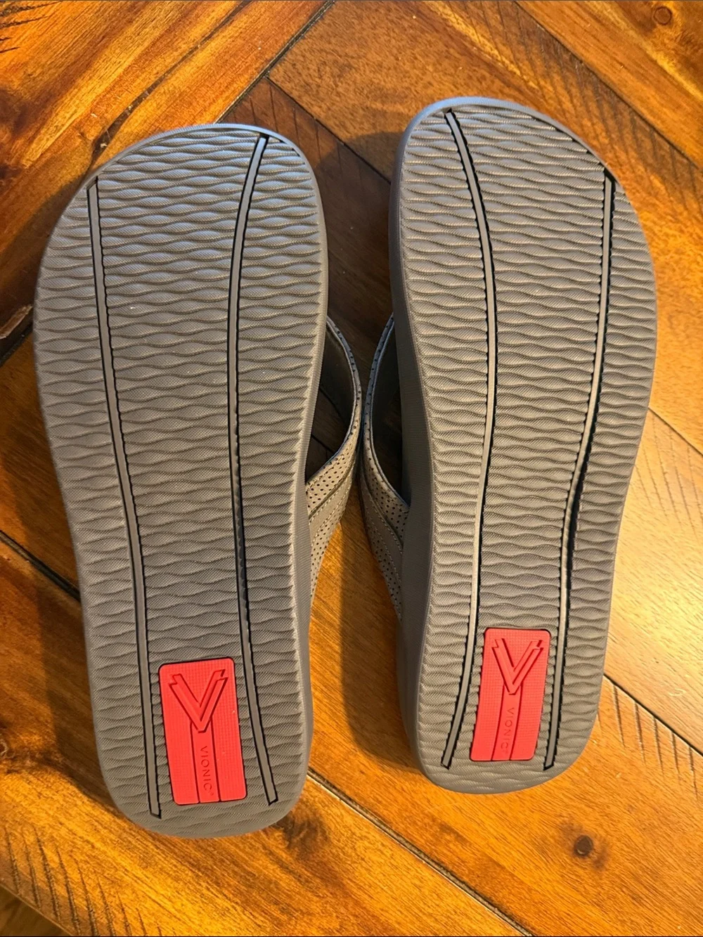 Men’s Vionic Tide II flip flop. Charcoal grey arch support sandals- sz 12